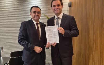 A Escola da Magistratura da AJURIS convidou o presidente da Corte Interamericana de Direitos Humanos (Corte IDH), Rodrigo Mudrovitsch, para participação no Curso de Atualização para Magistrados (CAM) sobre Direitos Fundamentais, que se realizará entre os dias 24 e 26 de junho. O convite oficial foi entregue pelo juiz Cristiano Vilhalba Flores.